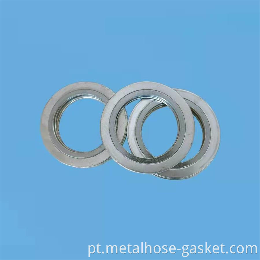 Spiral wound gaskets with outer ring